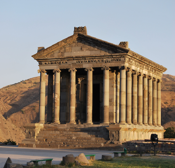 修复的希腊神庙 图 Wikipedia