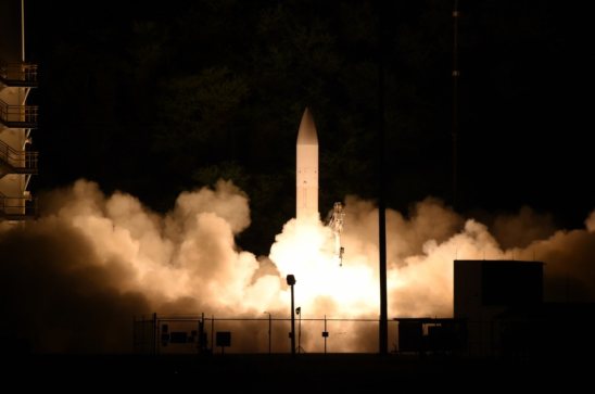  美国陆军和海军首次联合在陆上试验高超声速导弹