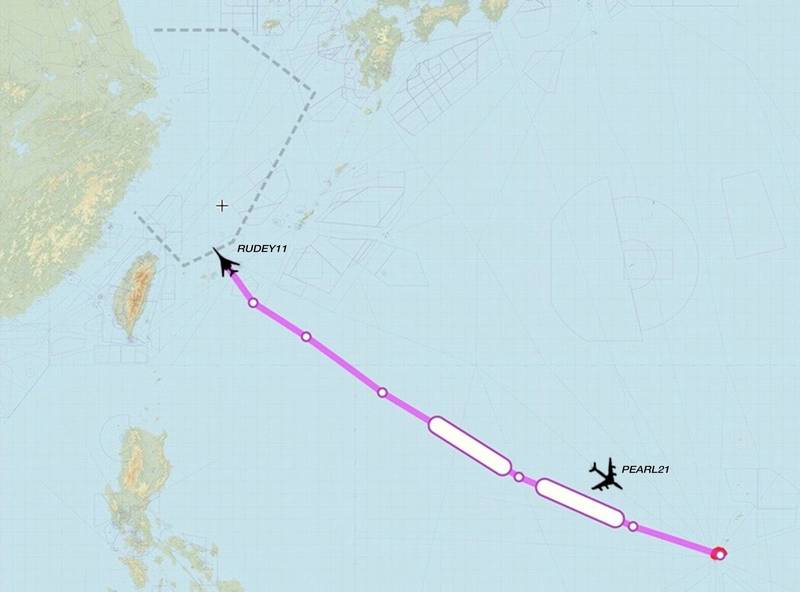  社交媒体账号“Golf9”发布的8月16日美军B-1B战略轰炸机和KC-135加油机飞行路线图