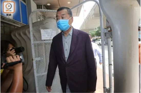  黎智英9月1日进入旺角警署报到