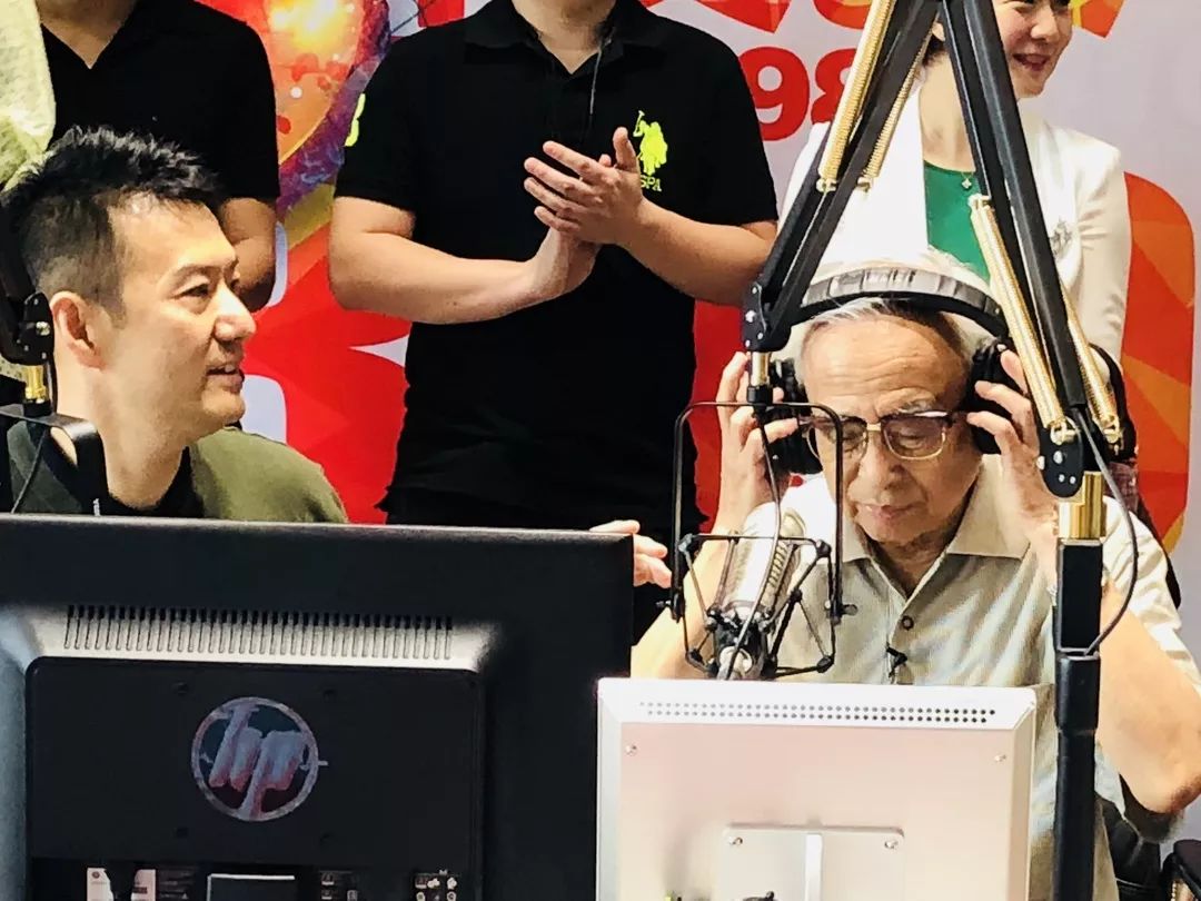 2019年夏，关山到新启用的天津广播数字大厦参观