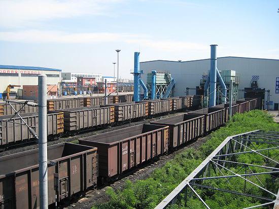 列车完成煤炭卸车。供图：秦港工作人员