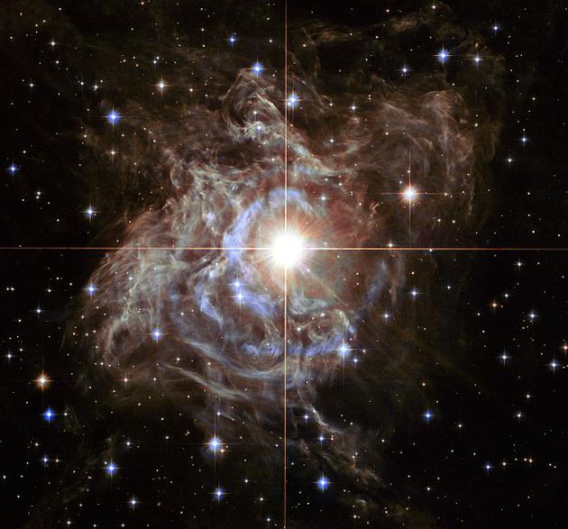 船尾座RS是银河系中最亮的造父变星之一，由哈勃空间望远镜拍摄