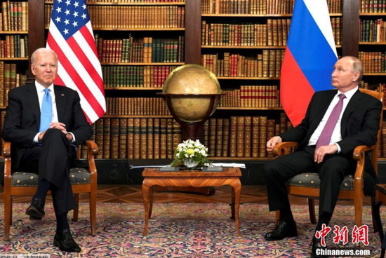 当地时间6月16日，俄罗斯总统普京和美国总统拜登在瑞士日内瓦一处名叫拉格兰奇的别墅会晤。图片来源：中新网